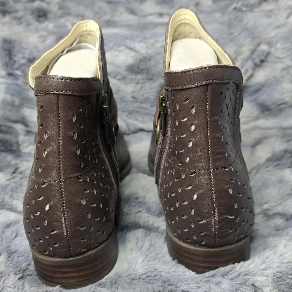NWB Waco Priscilla Leather Bootie In French Roast Color‎ Size 9.5